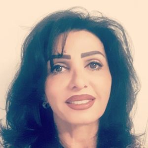 Meet your Posher, Ghada